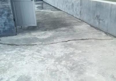 姑苏楼顶漏水维修公司分享下如何解决卫生间隐蔽部位漏水的问题?