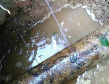 姑苏楼顶渗水维修公司分享下地暖漏水的原因及检测方法。